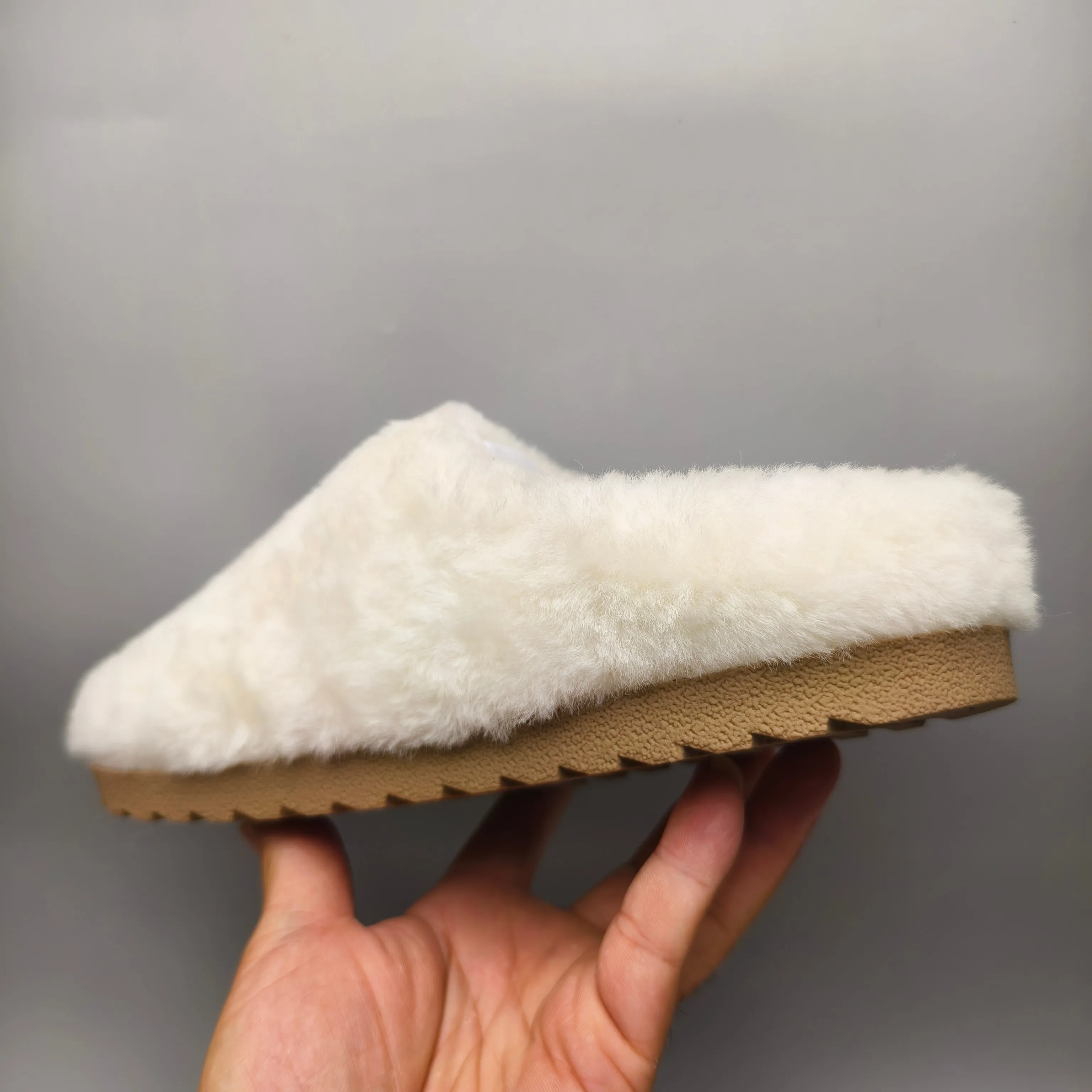 💰480 alo yoga Recovery Slipper comfortable and simple anti-wear and anti-slip cap-toe slippers, same style for men and women Color: White Maroon Matching Size: 35-40